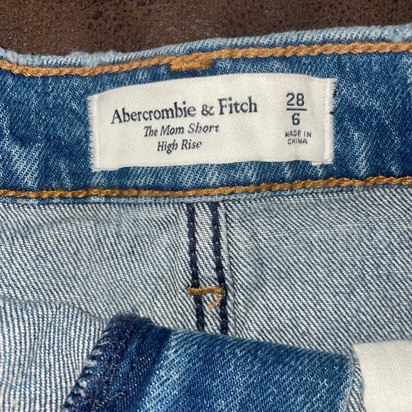 Abercrombie & Fitch Distressed Light Blue High-Rise Mom Jean Shorts - Picture 3 of 4